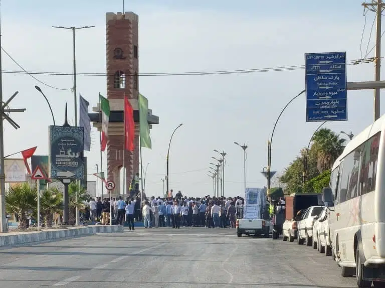 بزرگترین تجمع صنفی پارس جنوبی نزدیک فرمانداری عسلویه